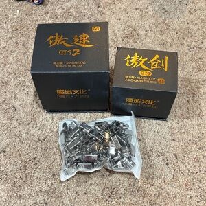 Silver Magnetic Clips to use to hang with over 200 pieces